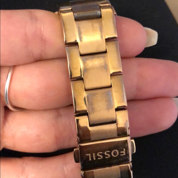 Fossil Rose Gold Watch - Picture 3 of 7